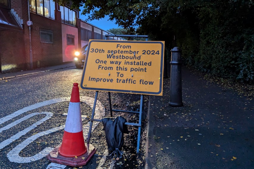 Sign on Philip Street explaining the new one way system